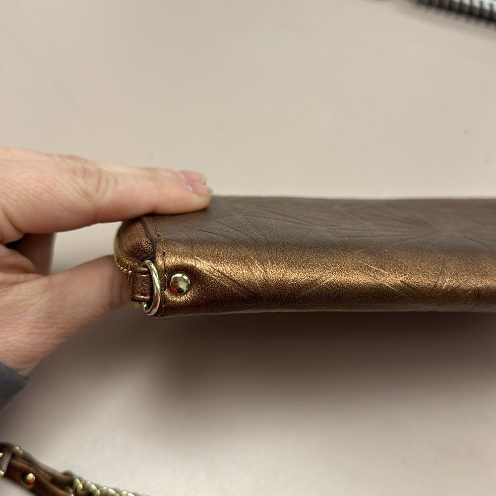 Geometric Patterned Gold Wallet With Chain - image 7